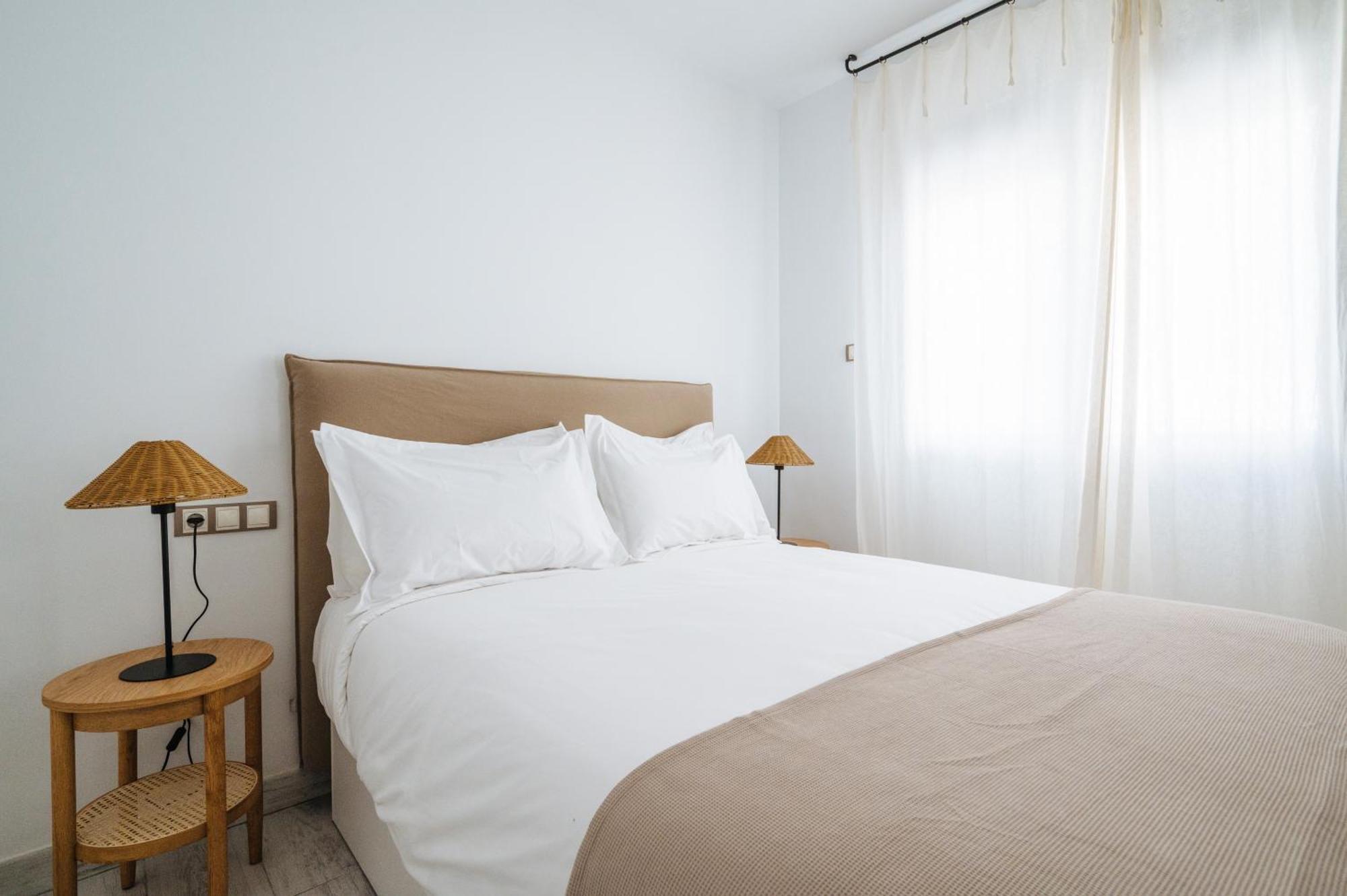 Apartamentos "El Escondite De Triana" เซบีญา ภายนอก รูปภาพ