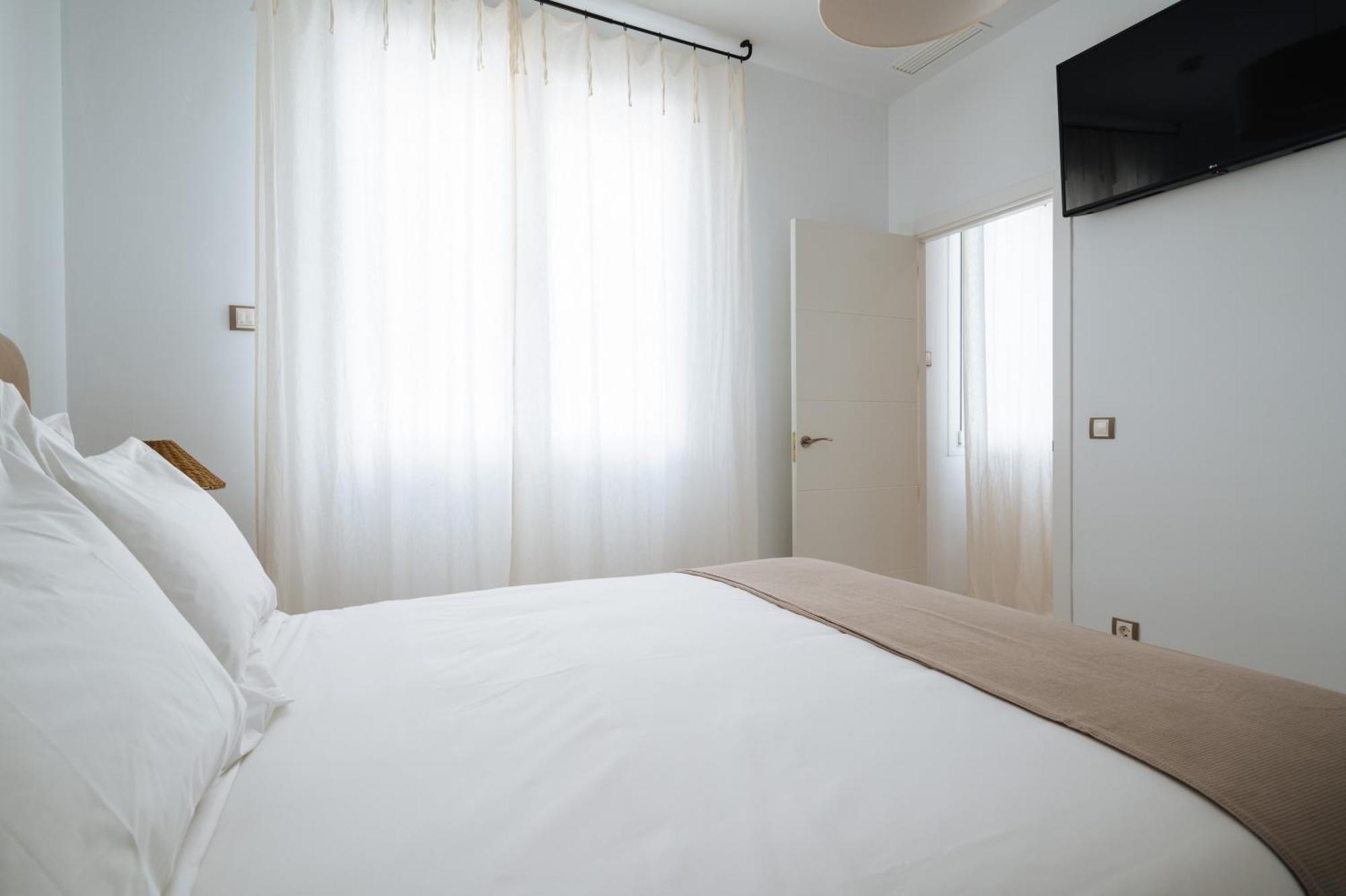 Apartamentos "El Escondite De Triana" เซบีญา ภายนอก รูปภาพ
